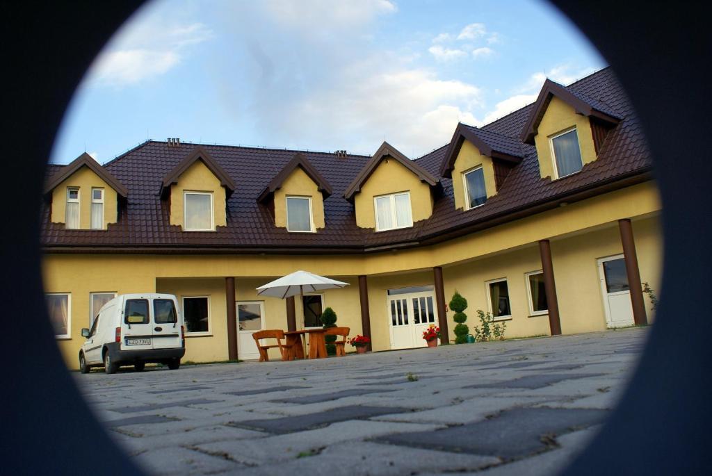 Hotelik Pod Baranami Siechnice Exterior photo